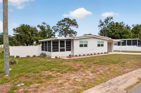 Tiny photo for 581 NE 64th Avenue, Ocala, FL 34470 (MLS # OM724493)