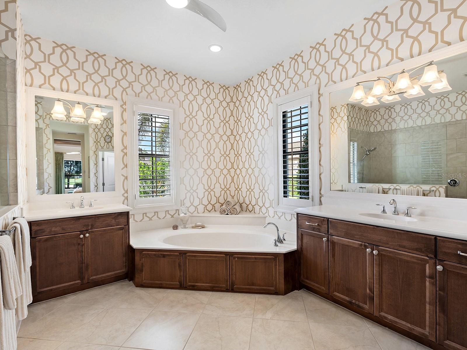 COUNTRY CLUB EAST - Residential