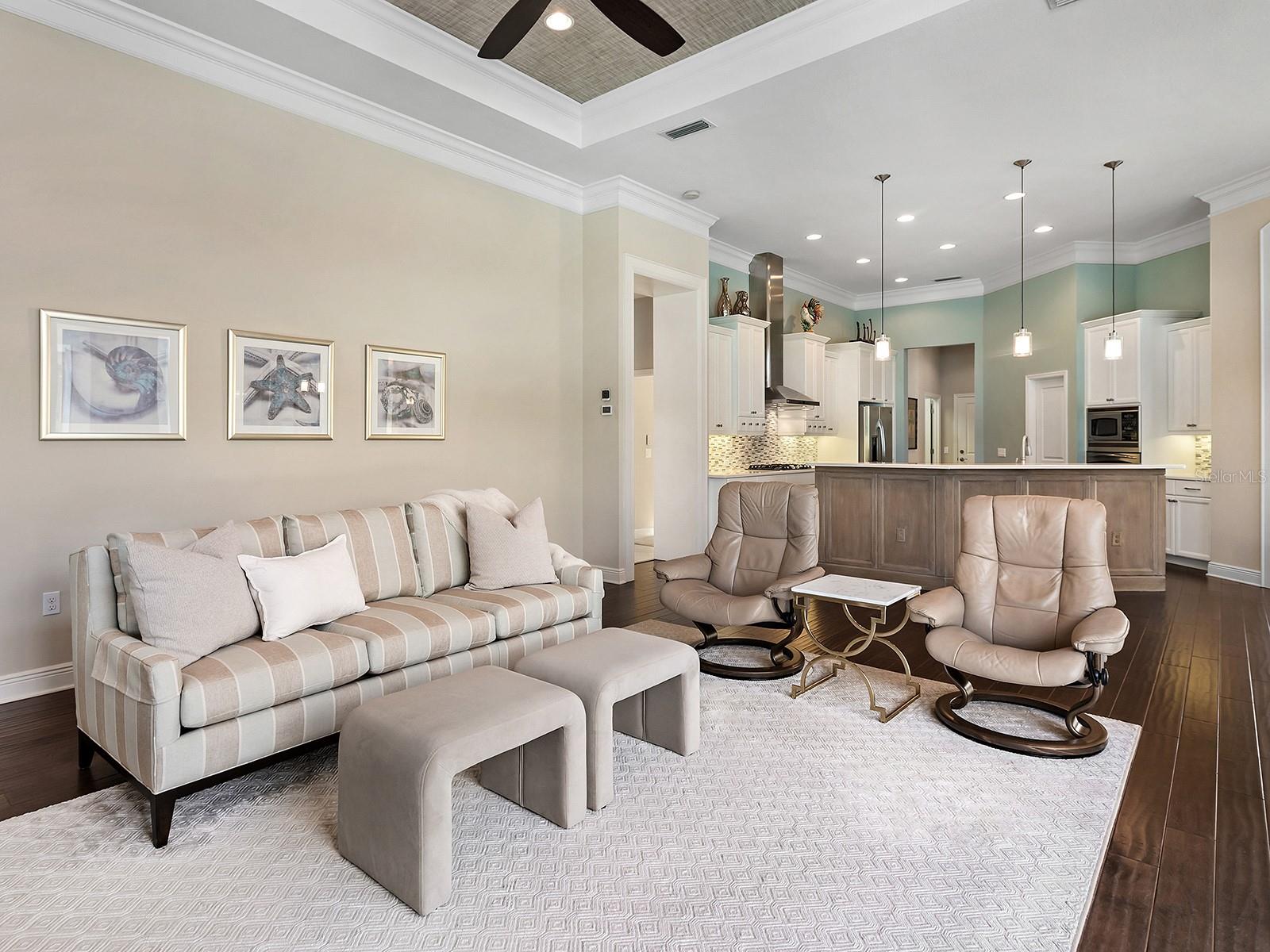 COUNTRY CLUB EAST - Residential