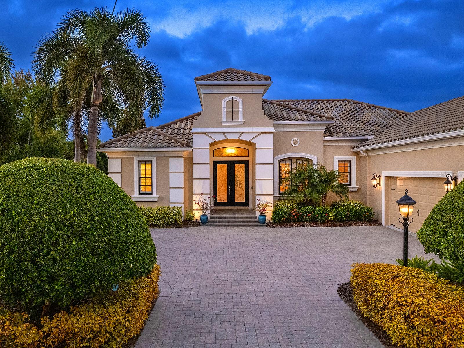 COUNTRY CLUB EAST - Residential