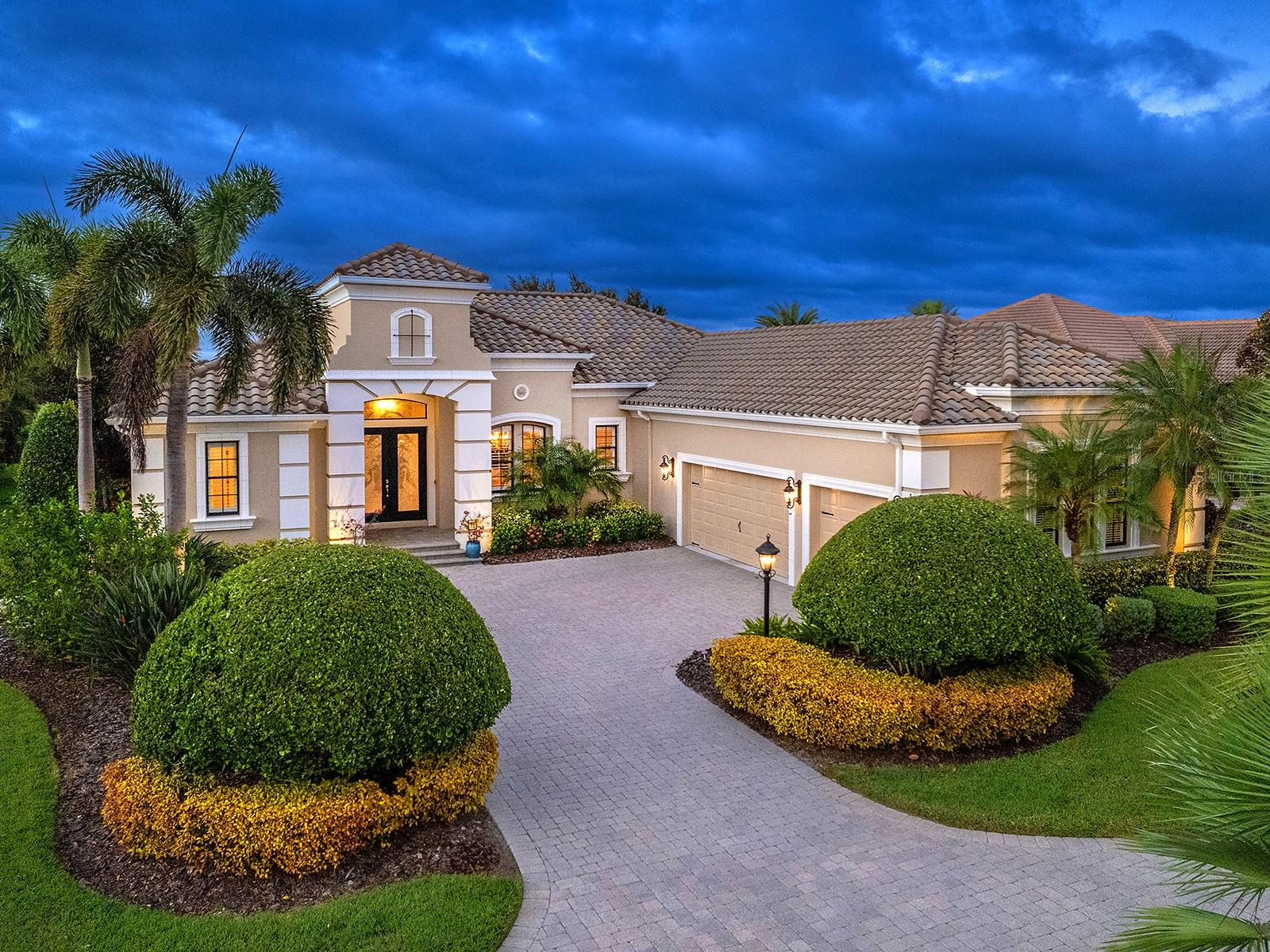 COUNTRY CLUB EAST - Residential