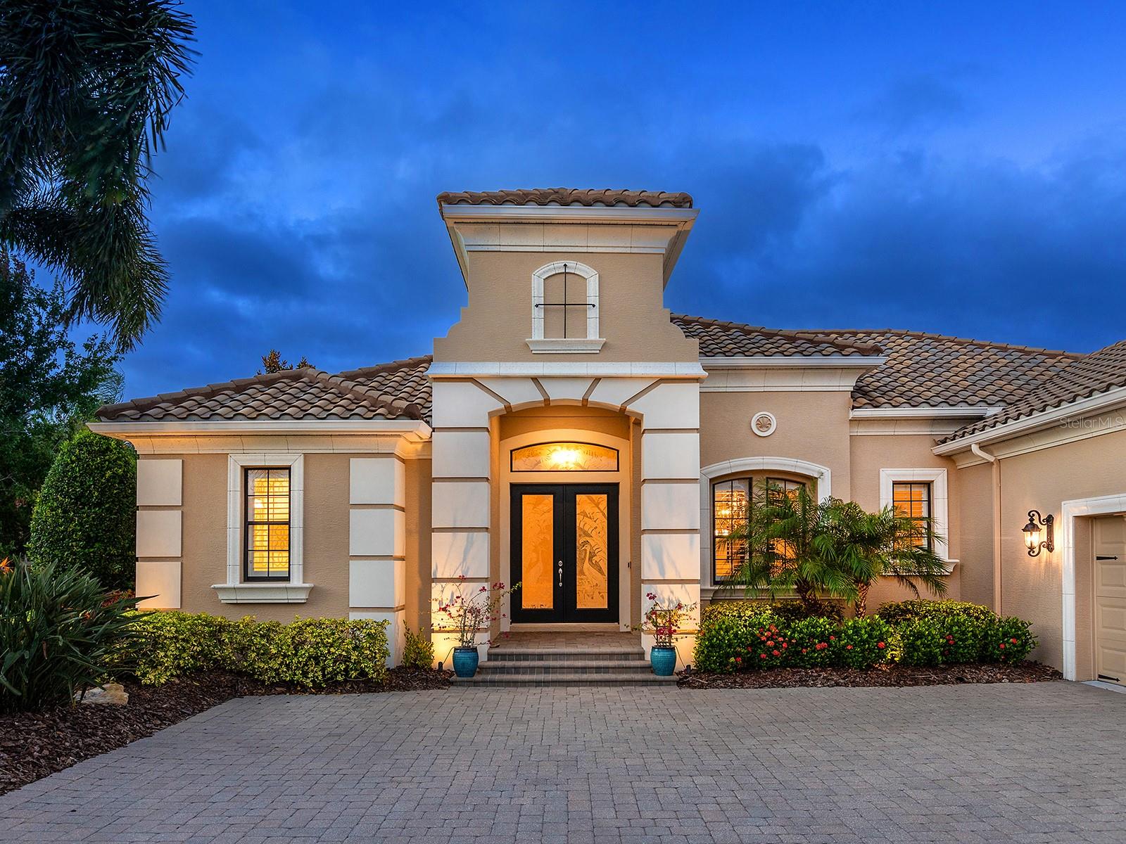 COUNTRY CLUB EAST - Residential