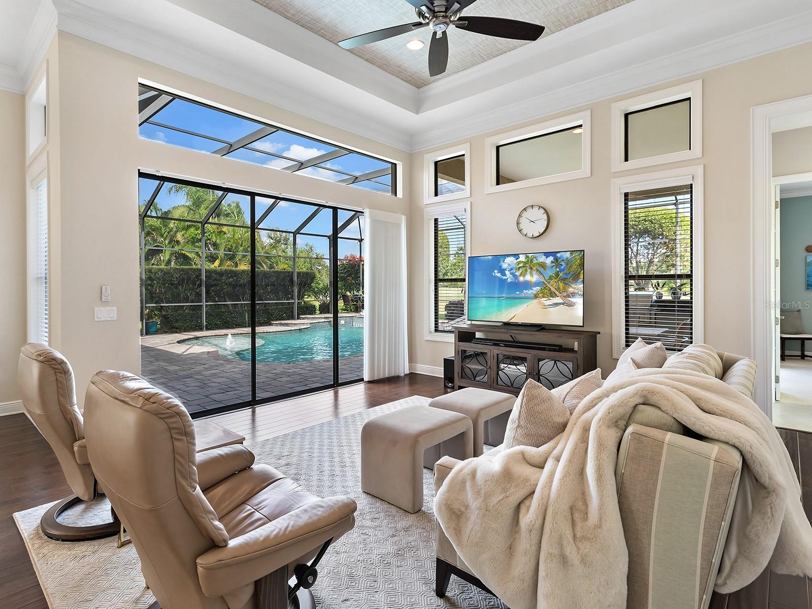 COUNTRY CLUB EAST - Residential