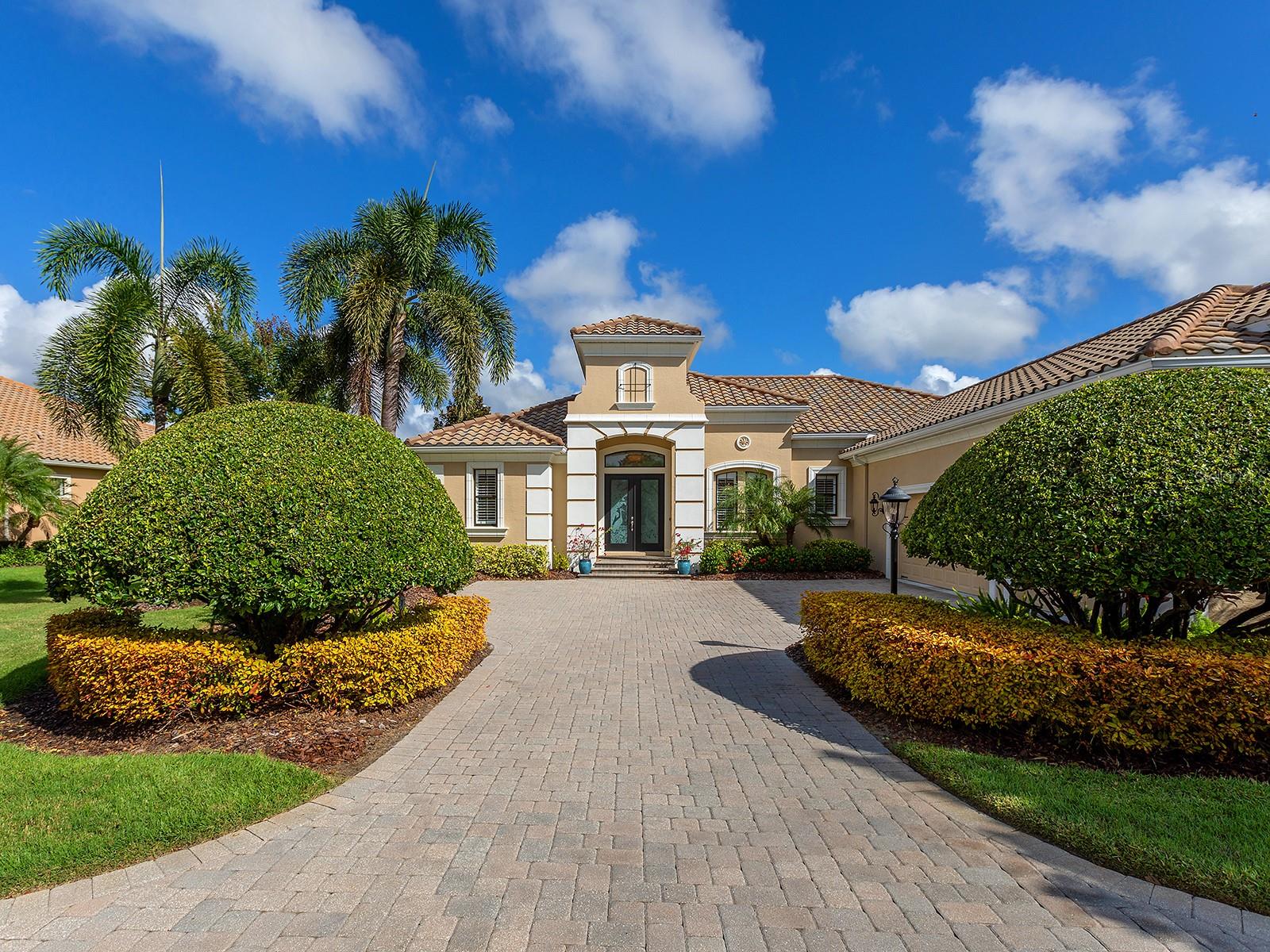 COUNTRY CLUB EAST - Residential