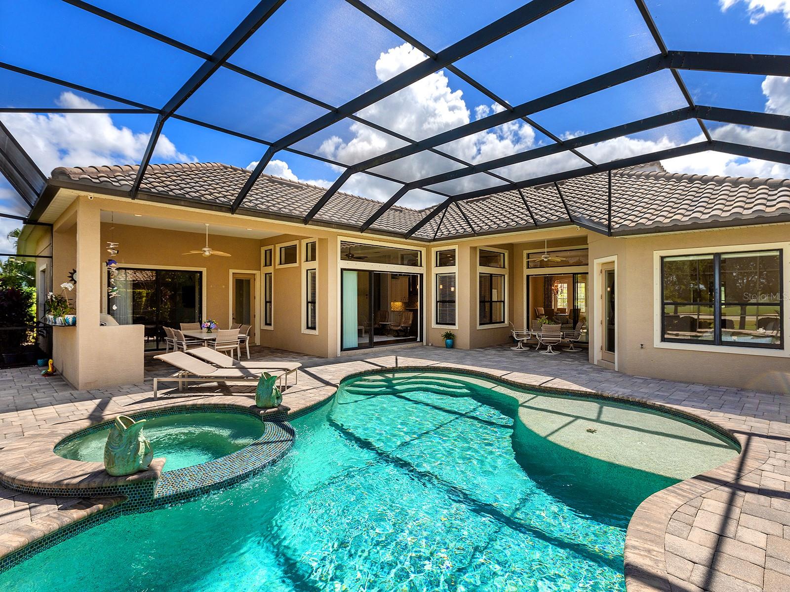 COUNTRY CLUB EAST - Residential