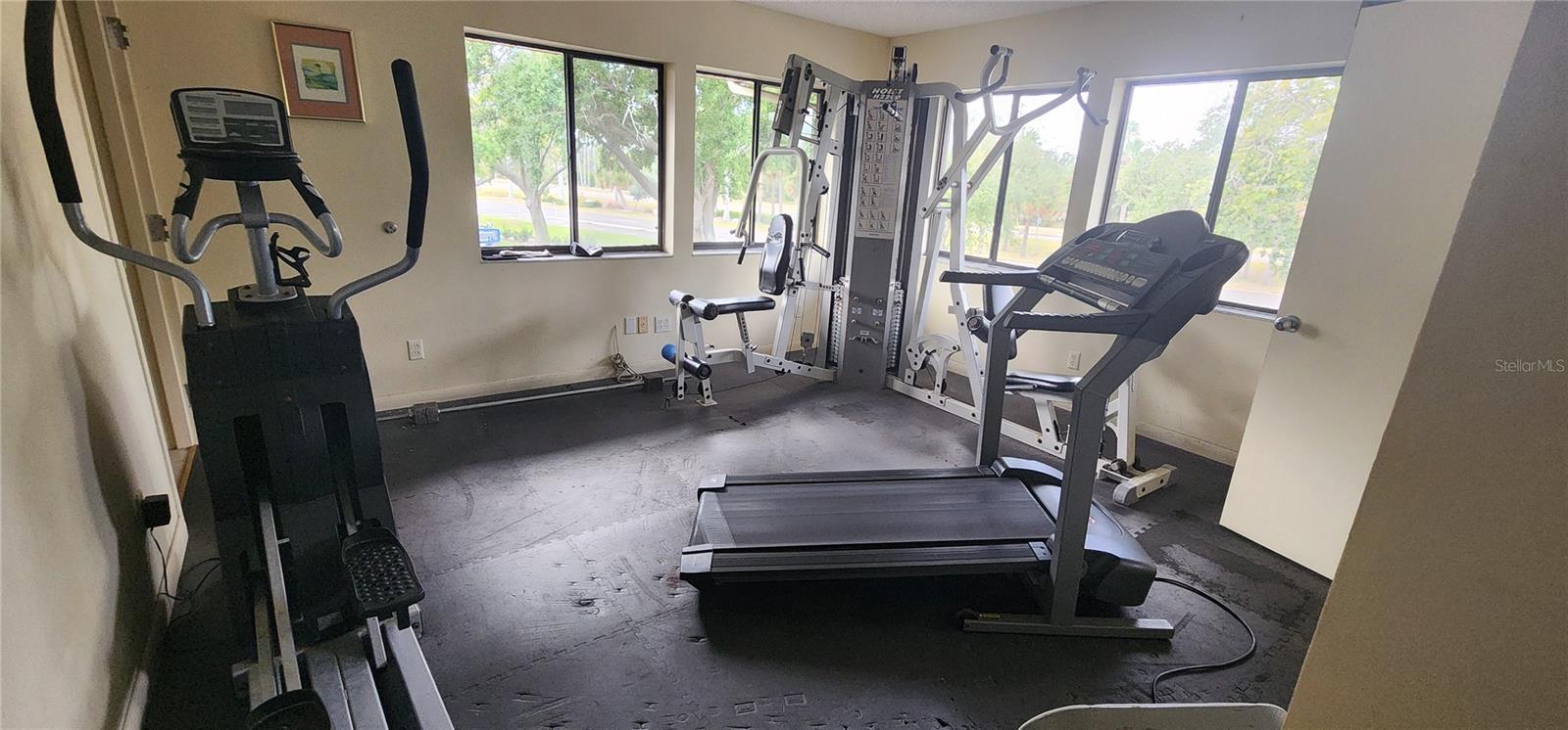 WANDER RESIDENCES OF TIERRA VERDE - Residential Lease