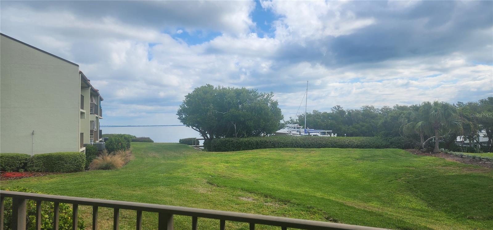 WANDER RESIDENCES OF TIERRA VERDE - Residential Lease