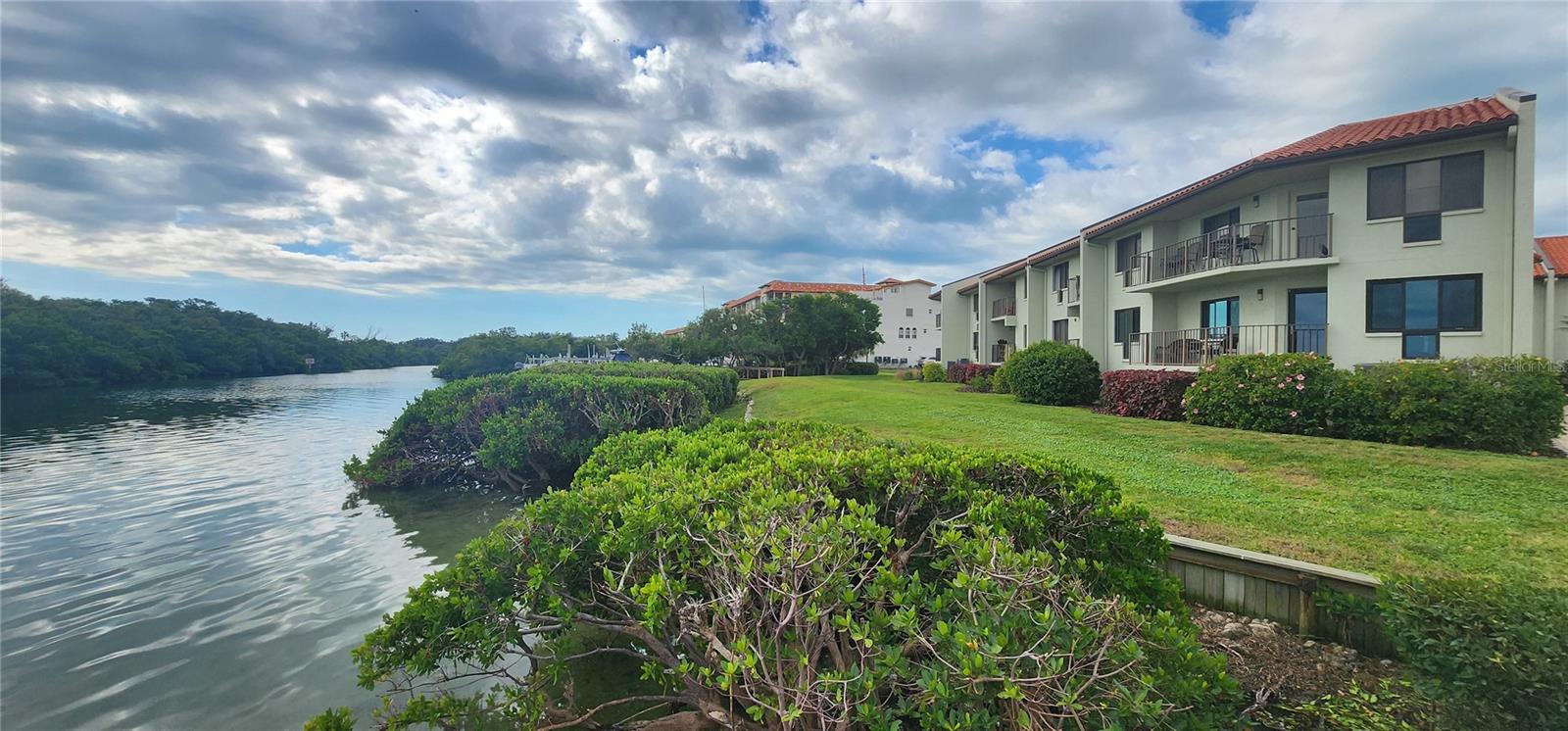 WANDER RESIDENCES OF TIERRA VERDE - Residential Lease