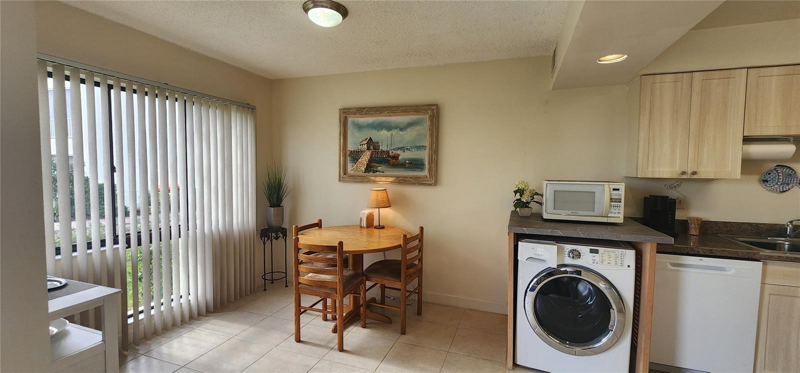 WANDER RESIDENCES OF TIERRA VERDE - Residential Lease