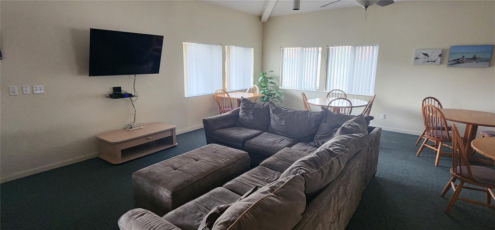 WANDER RESIDENCES OF TIERRA VERDE - Residential Lease