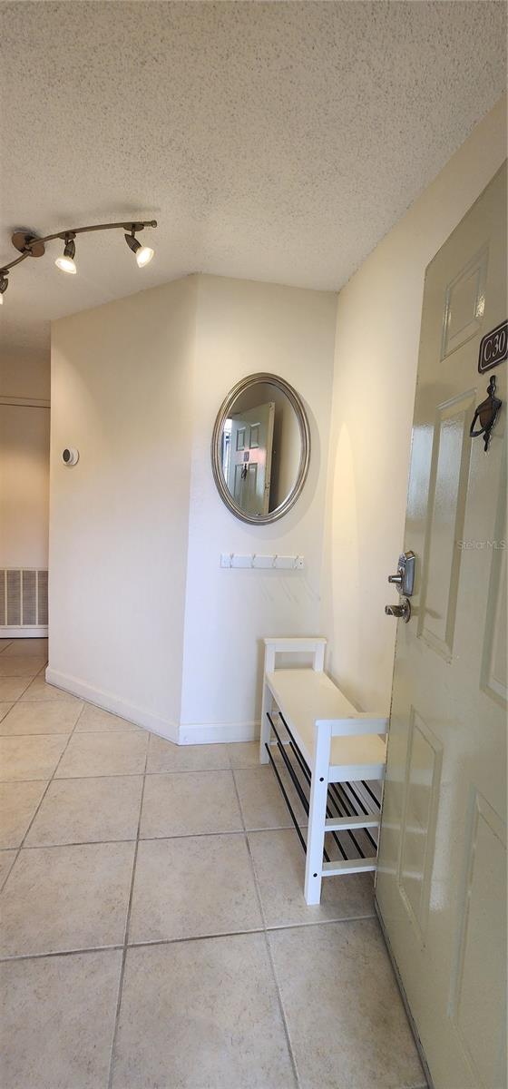 WANDER RESIDENCES OF TIERRA VERDE - Residential Lease