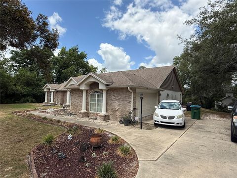 2120 LAKEBREEZE WAY DELTONA FL 32738