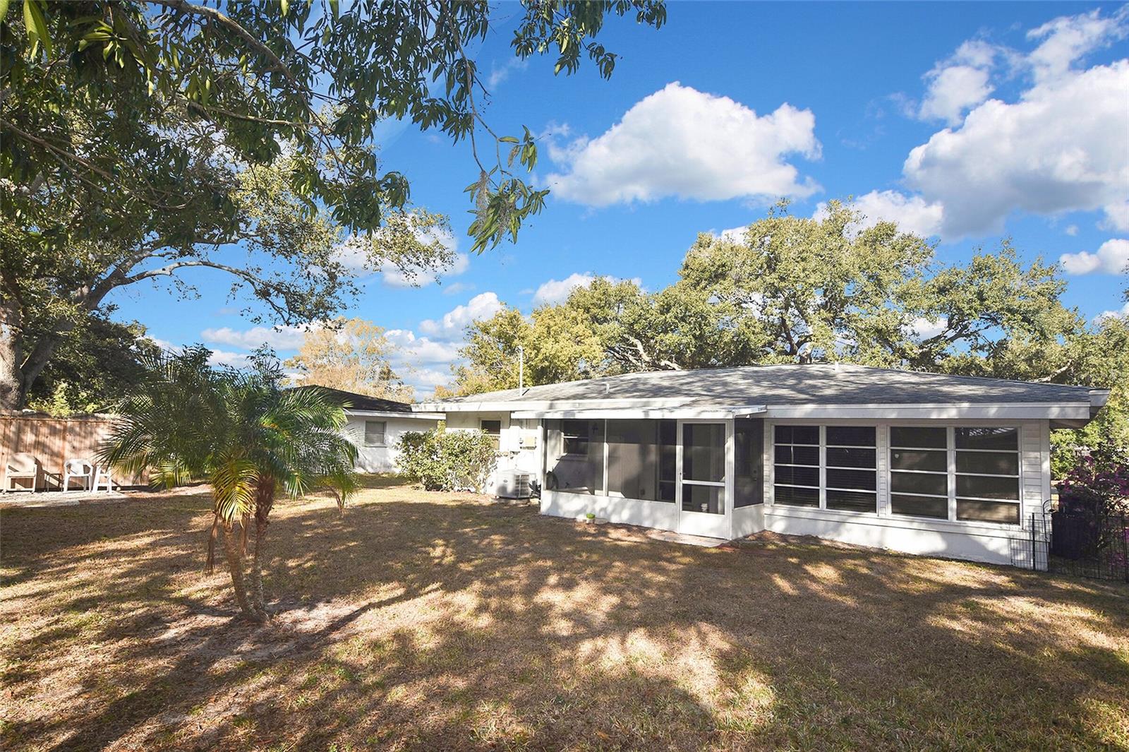 KENSINGTON PARK - Residential