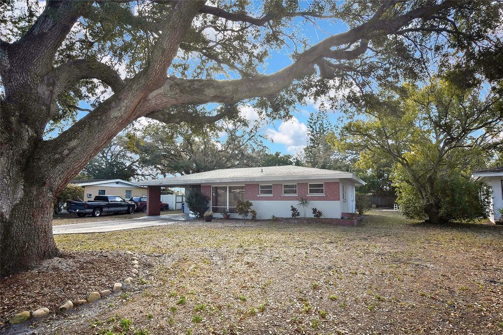 Photo of 3856 27th Parkway, Sarasota, FL 34235 (MLS # A4682653)