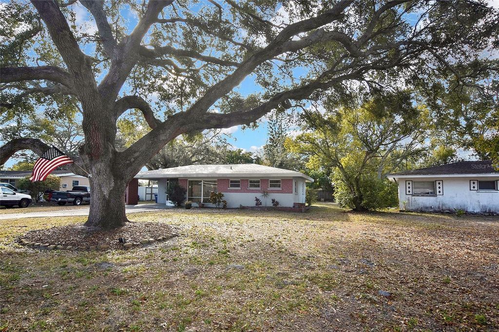 Photo of 3856 27th Parkway, Sarasota, FL 34235 (MLS # A4682653)