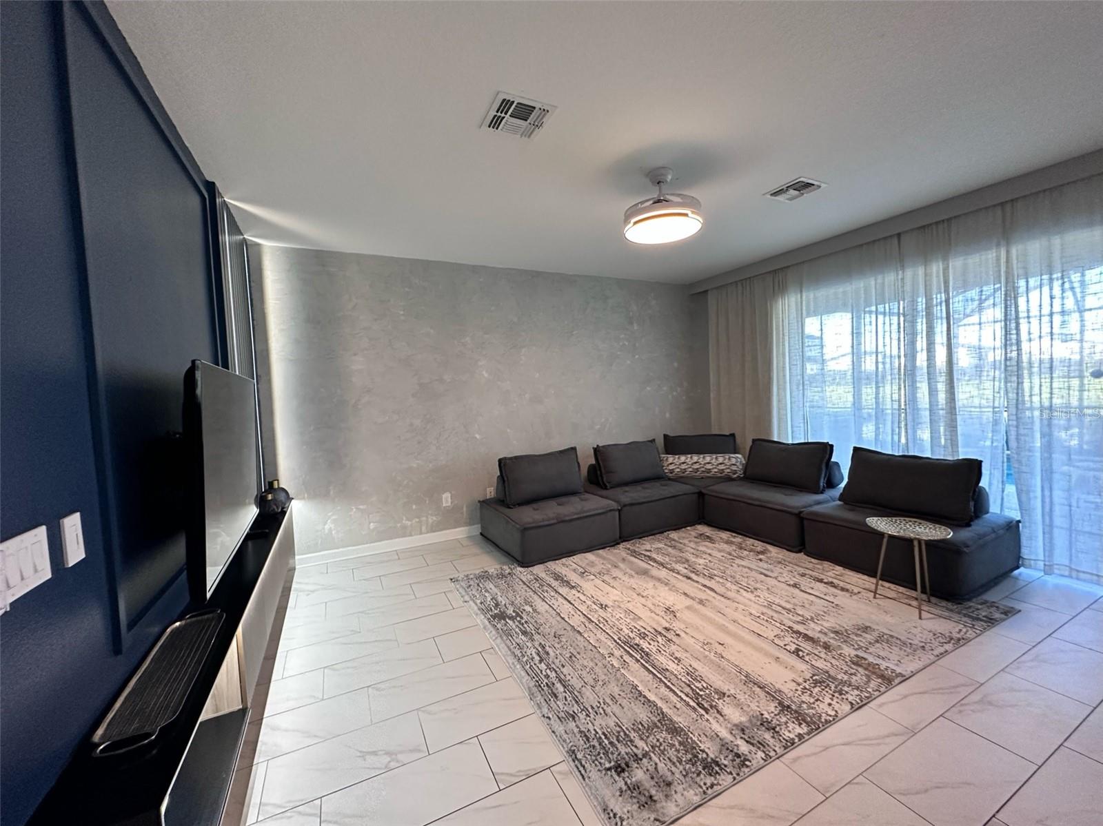 STOREY LAKE - Residential