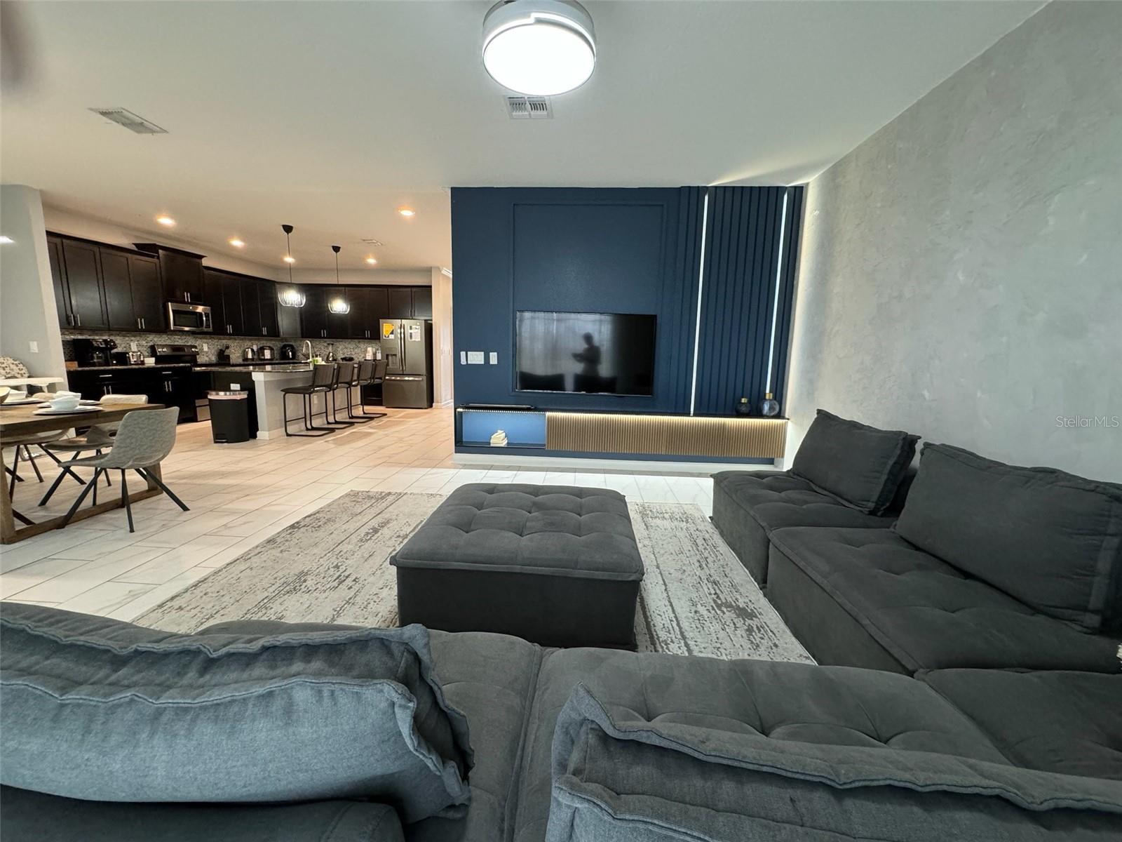 STOREY LAKE - Residential