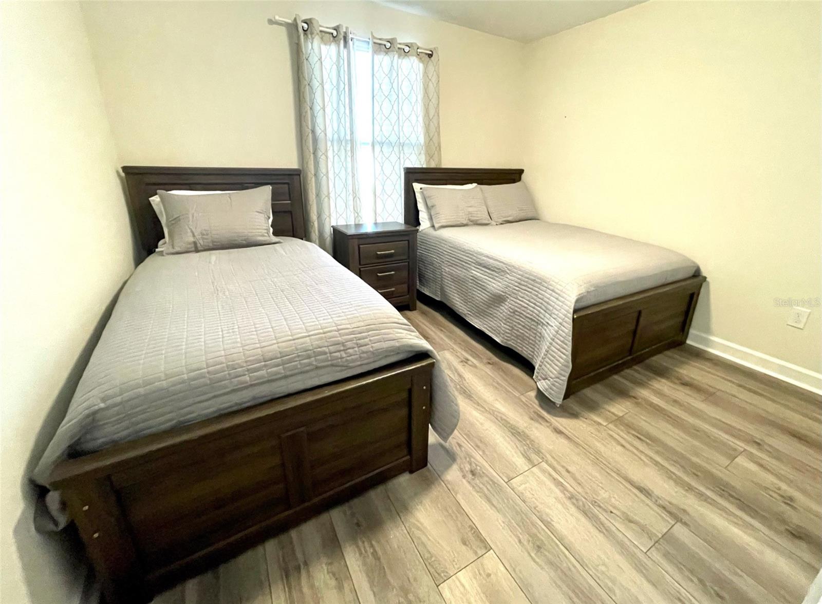 STOREY LAKE - Residential