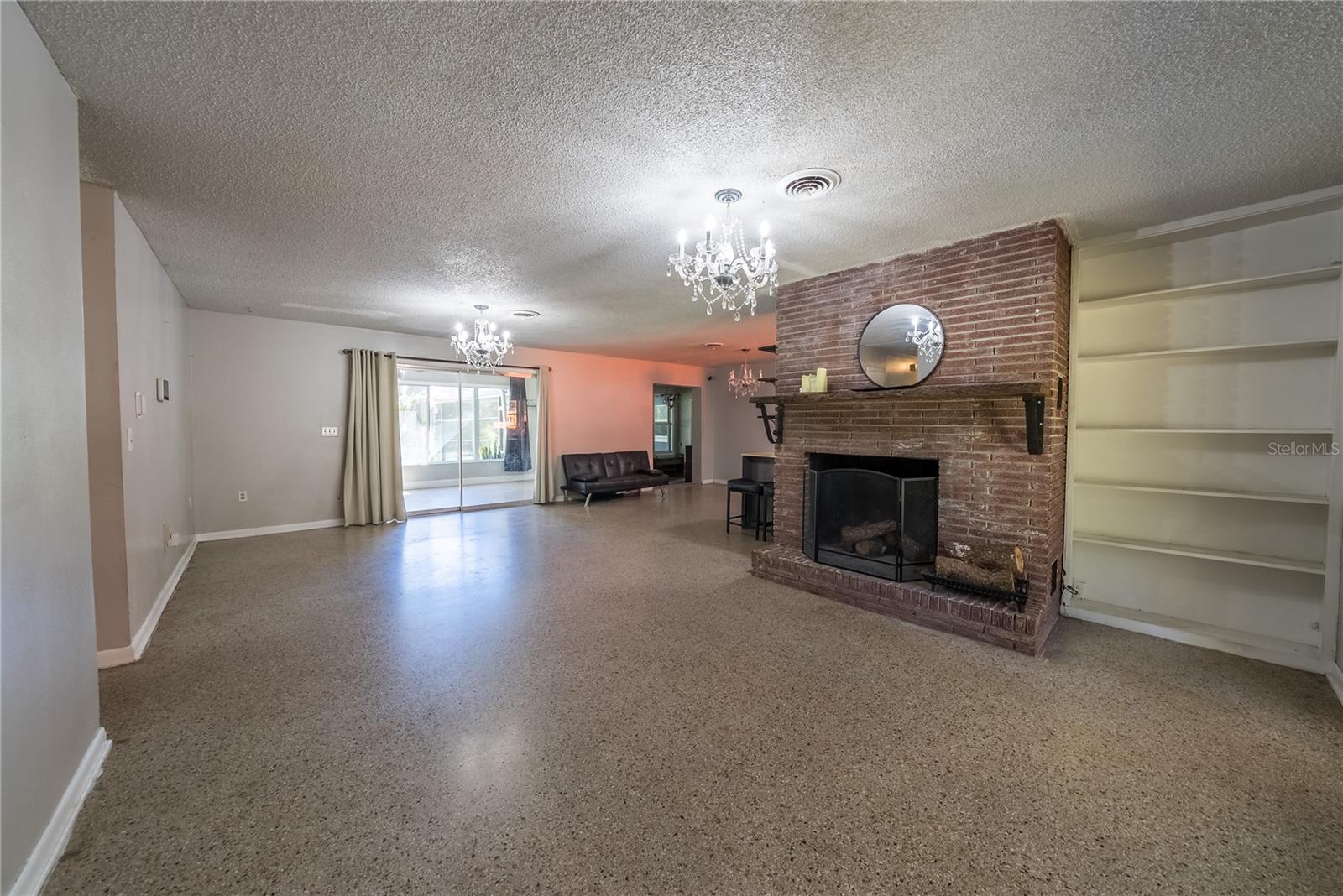 LAKE & FOREST CLUB - Residential