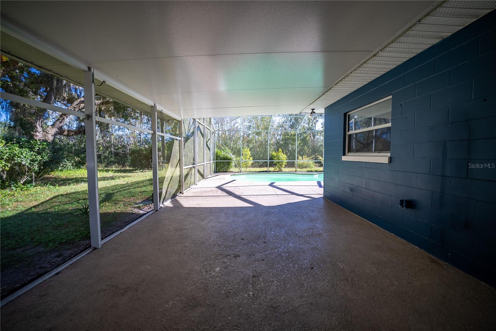 LAKE & FOREST CLUB - Residential