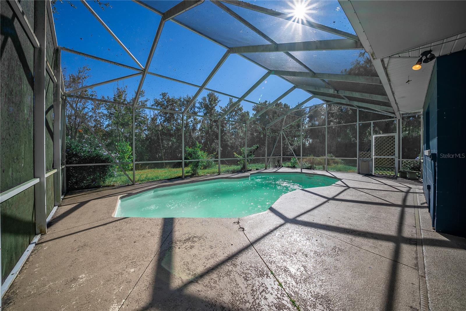 LAKE & FOREST CLUB - Residential