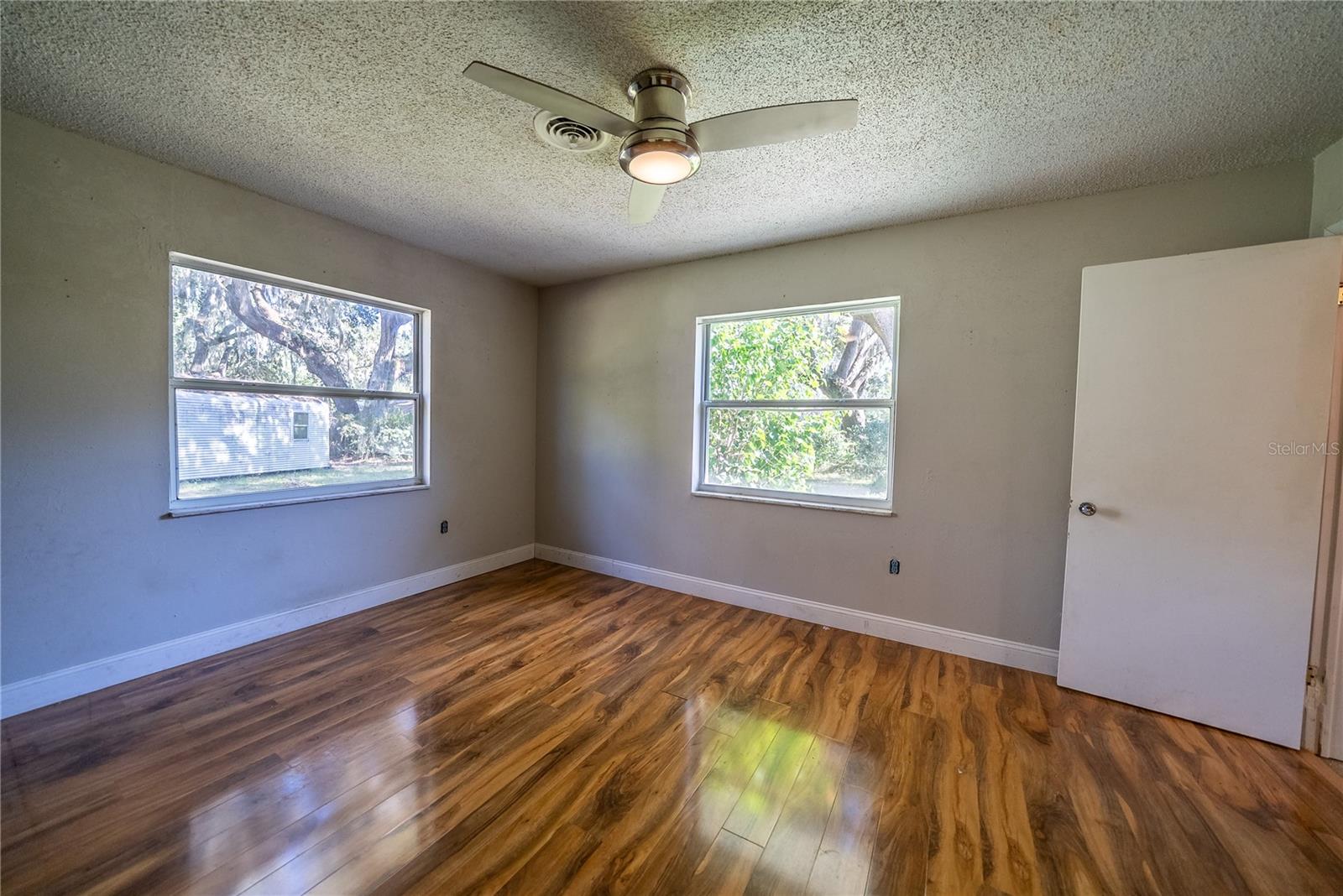 LAKE & FOREST CLUB - Residential