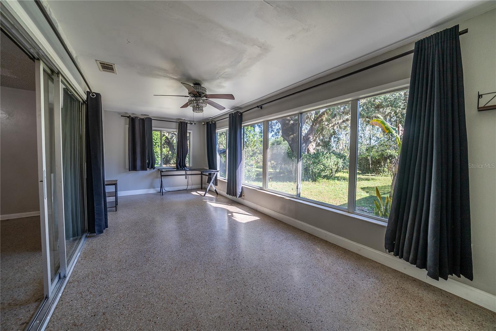 LAKE & FOREST CLUB - Residential