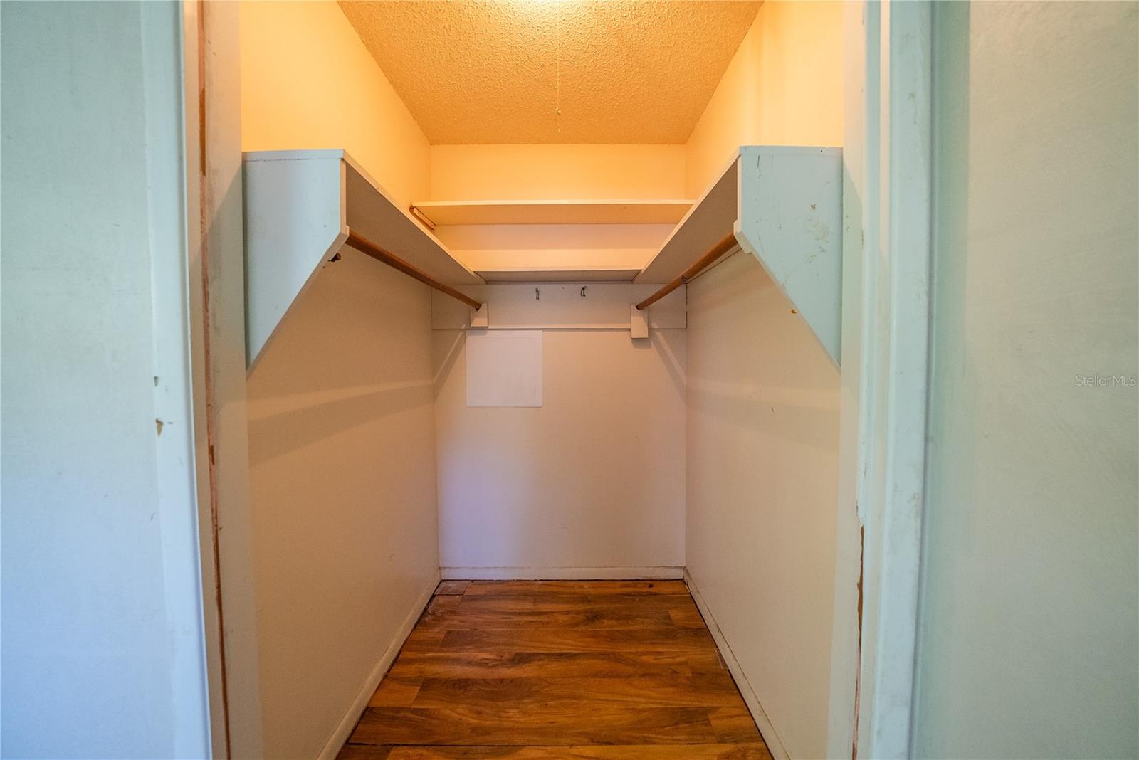 LAKE & FOREST CLUB - Residential