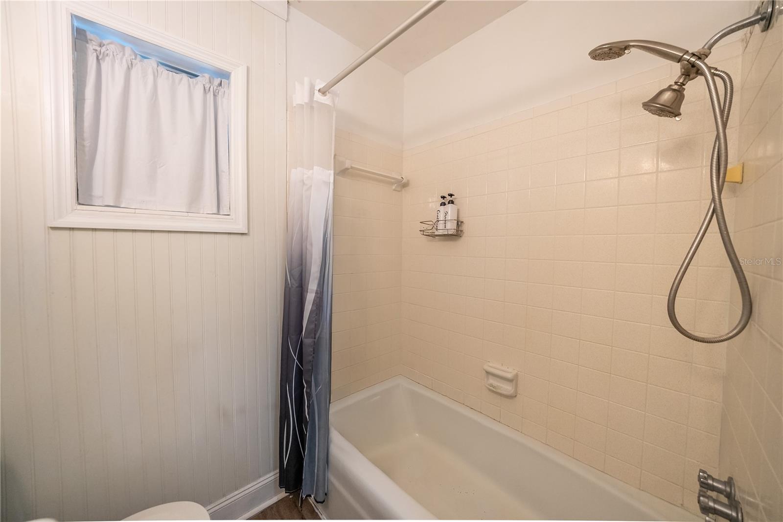 LAKE & FOREST CLUB - Residential