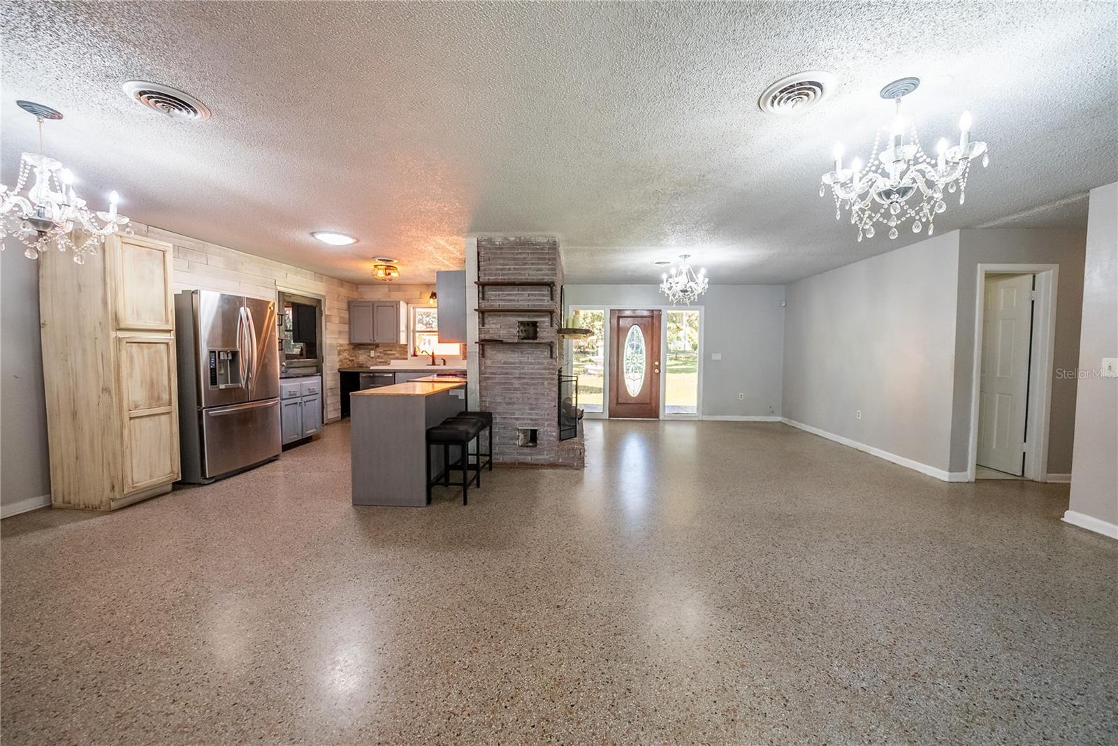 LAKE & FOREST CLUB - Residential