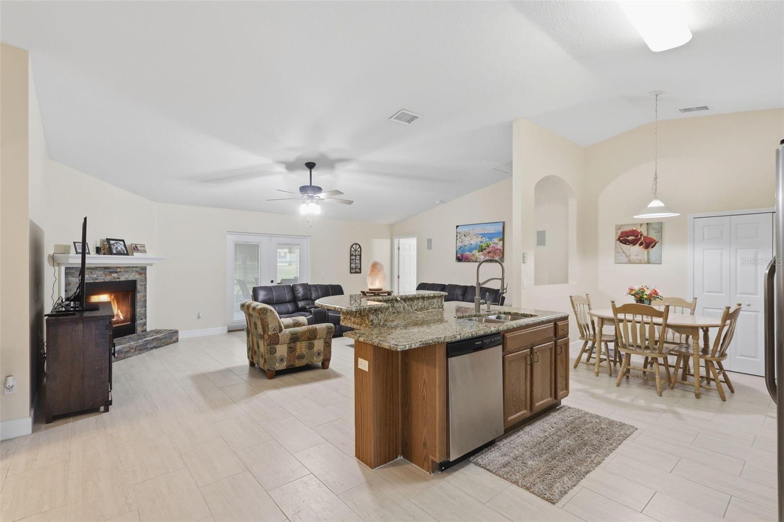 SILVER SPGS SHORES 26 - Residential