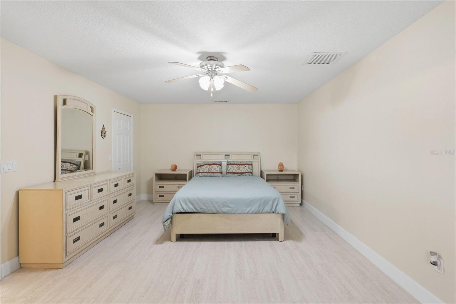 SILVER SPGS SHORES 26 - Residential