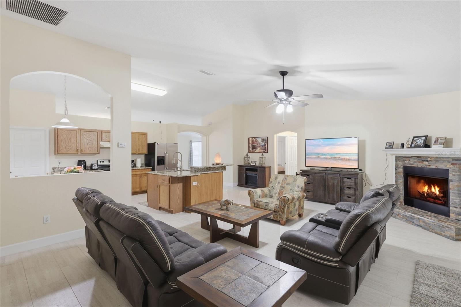 SILVER SPGS SHORES 26 - Residential