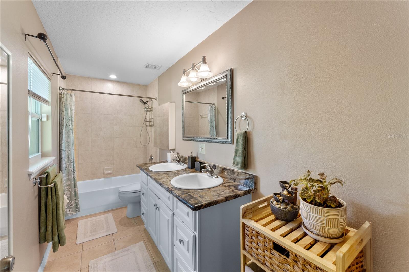 MEAD MANOR UNIT 3 - Residential