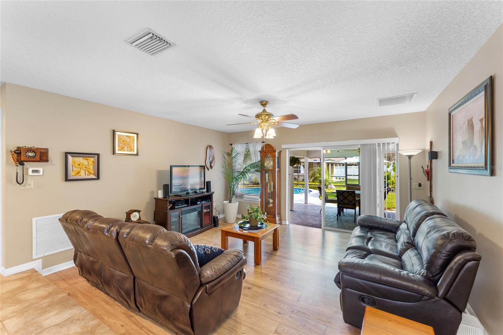 MEAD MANOR UNIT 3 - Residential