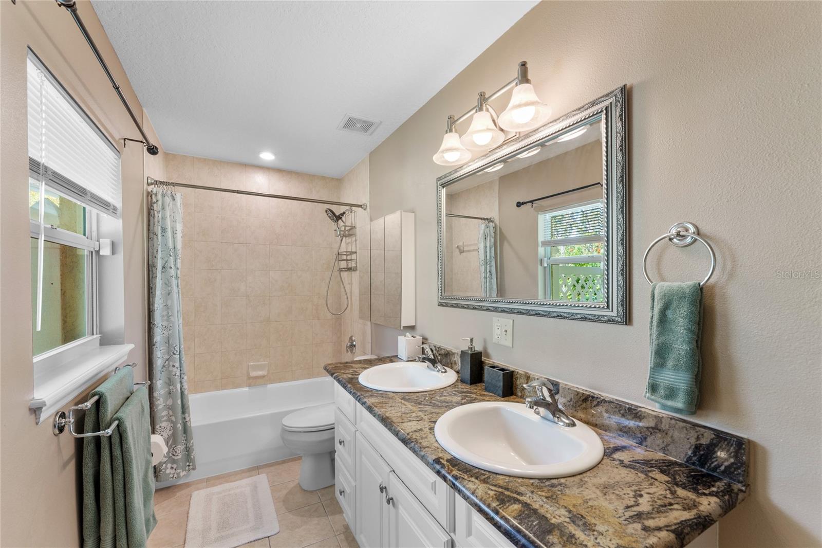 MEAD MANOR UNIT 3 - Residential