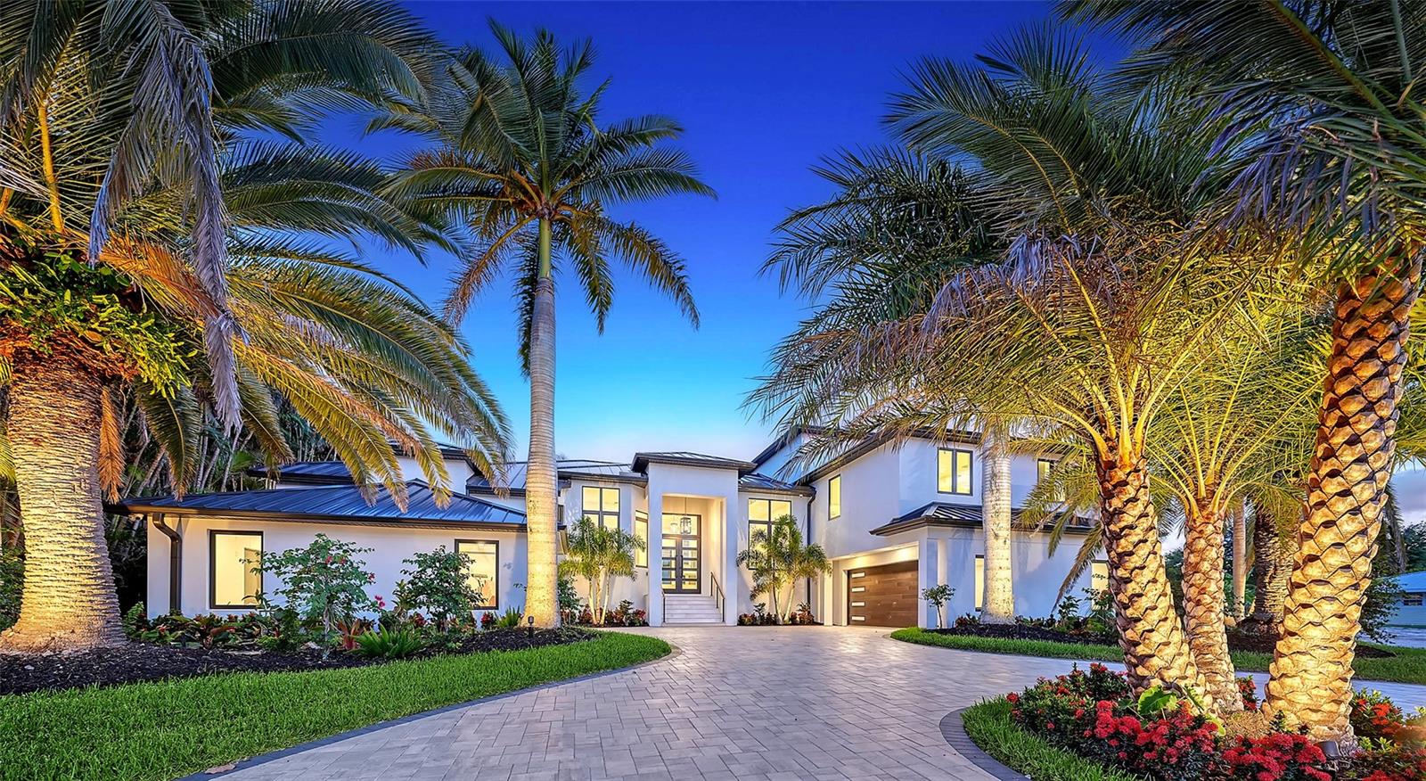 1516 RIDGEWOOD LANE