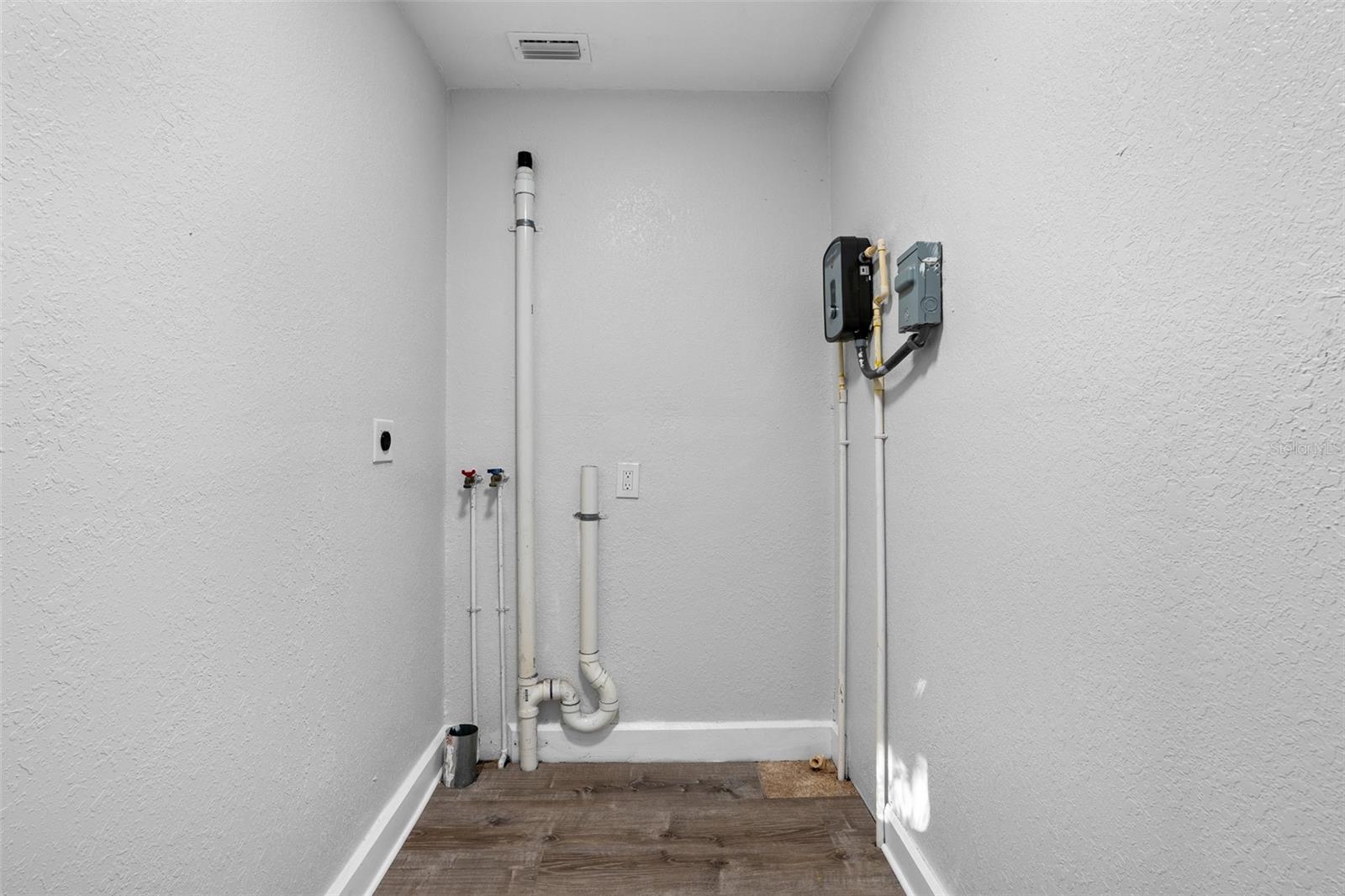 GLENWOOD PARK - Residential