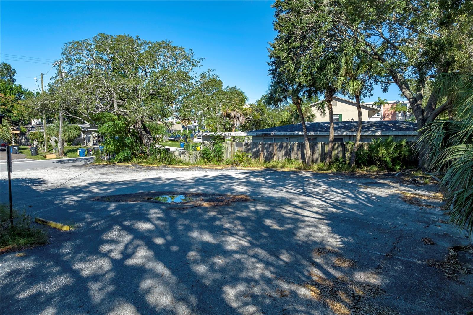 HIBISCUS GARDENS - Commercial Lease