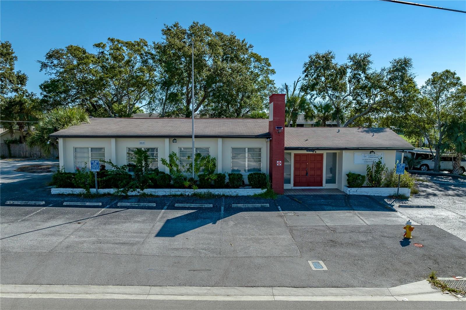 HIBISCUS GARDENS - Commercial Lease