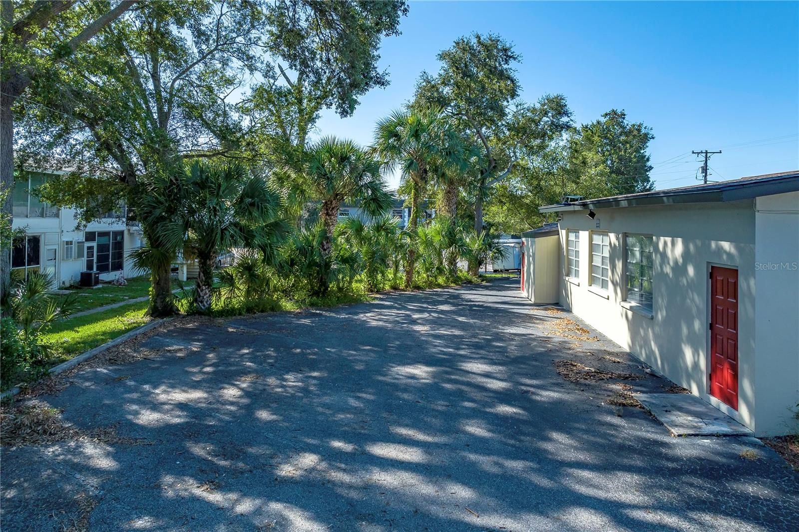 HIBISCUS GARDENS - Commercial Lease