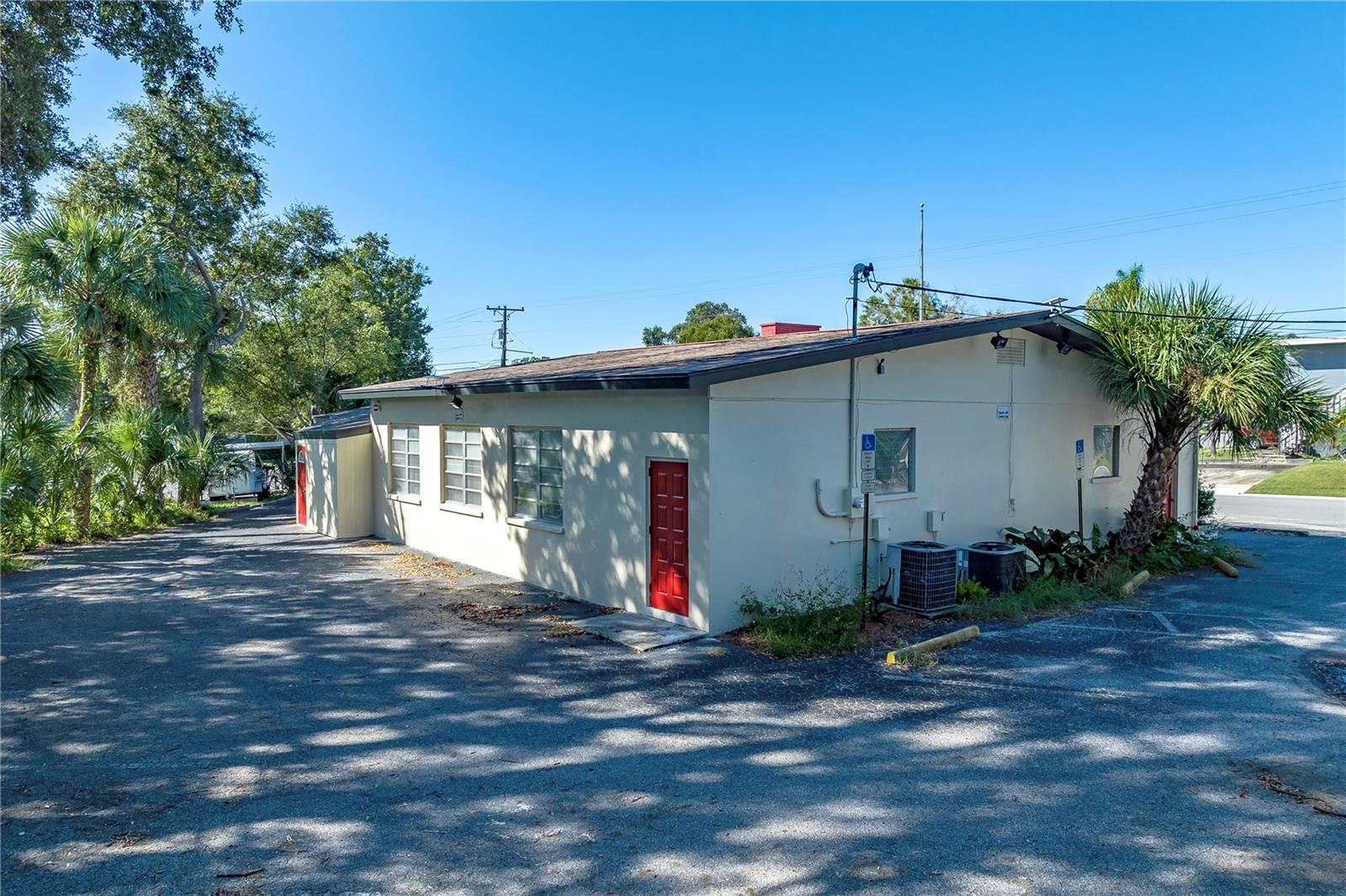 HIBISCUS GARDENS - Commercial Lease