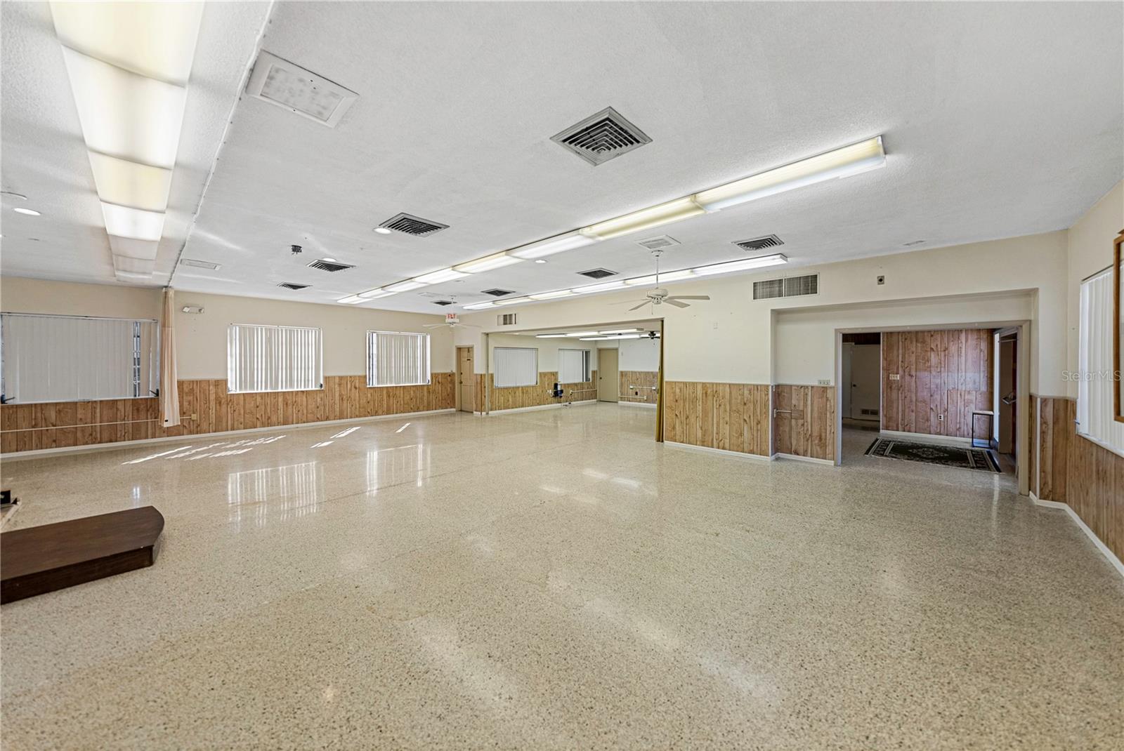 HIBISCUS GARDENS - Commercial Lease