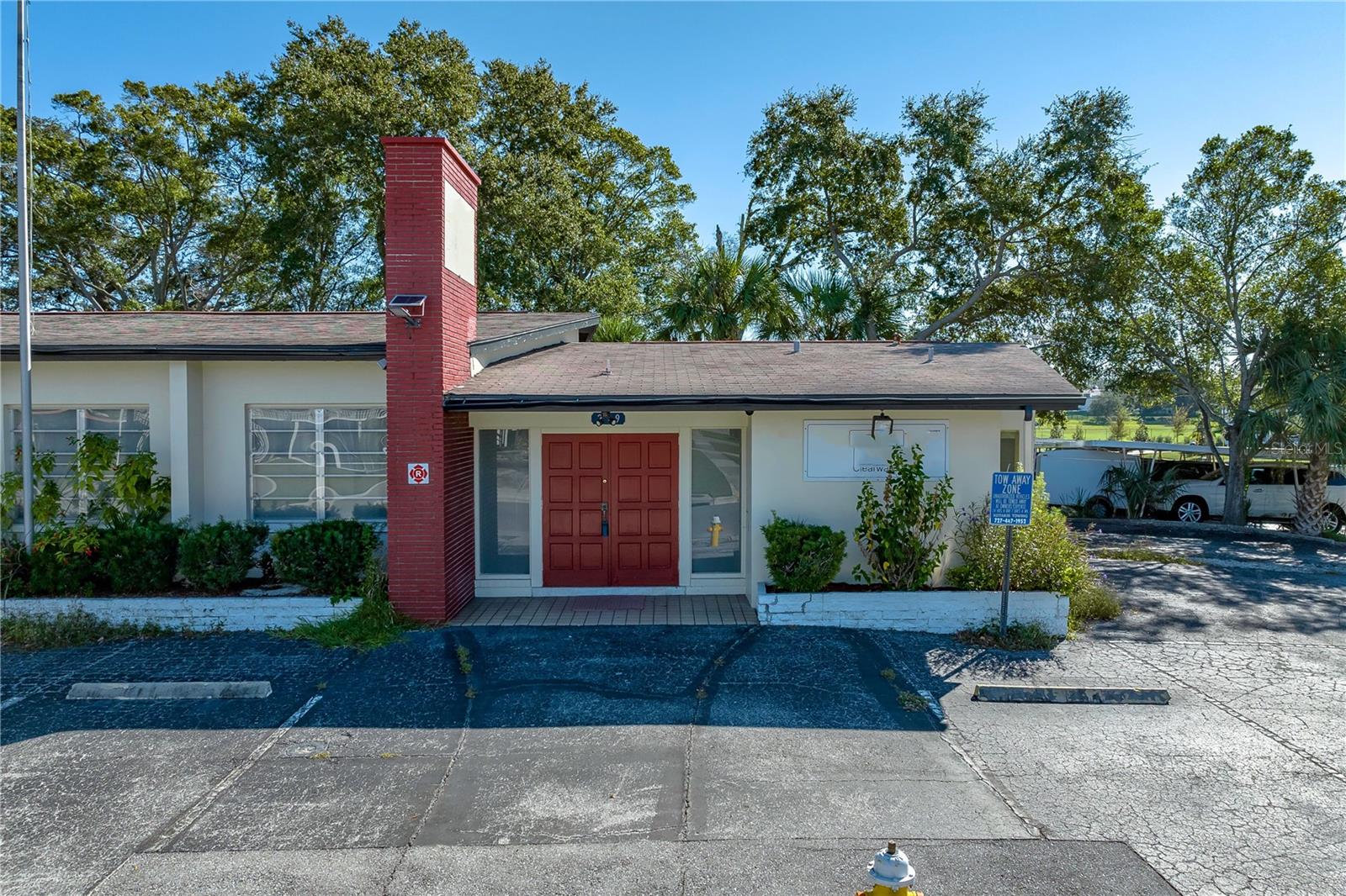 HIBISCUS GARDENS - Commercial Lease