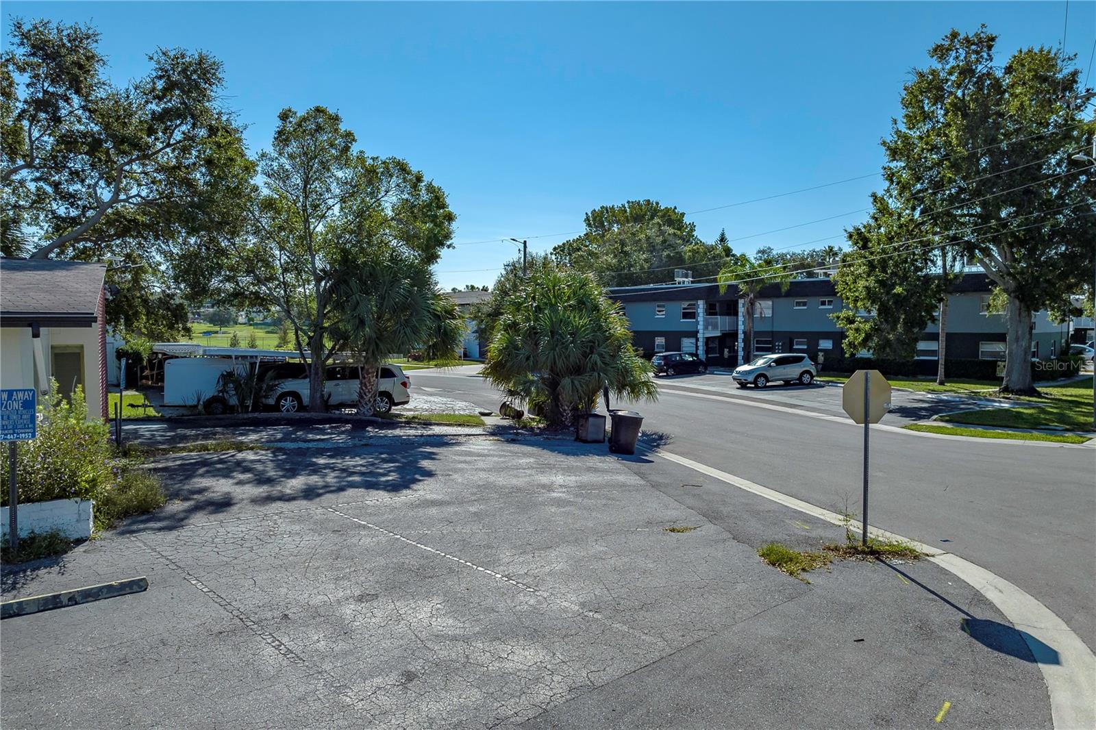 HIBISCUS GARDENS - Commercial Lease