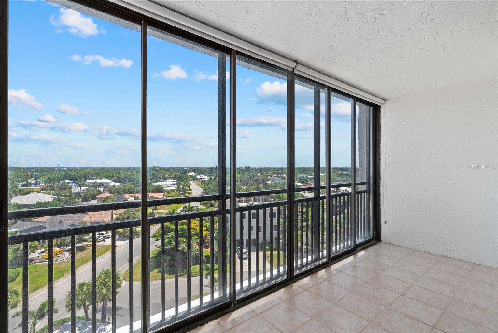 VALENCIA CONDO APTS - Residential