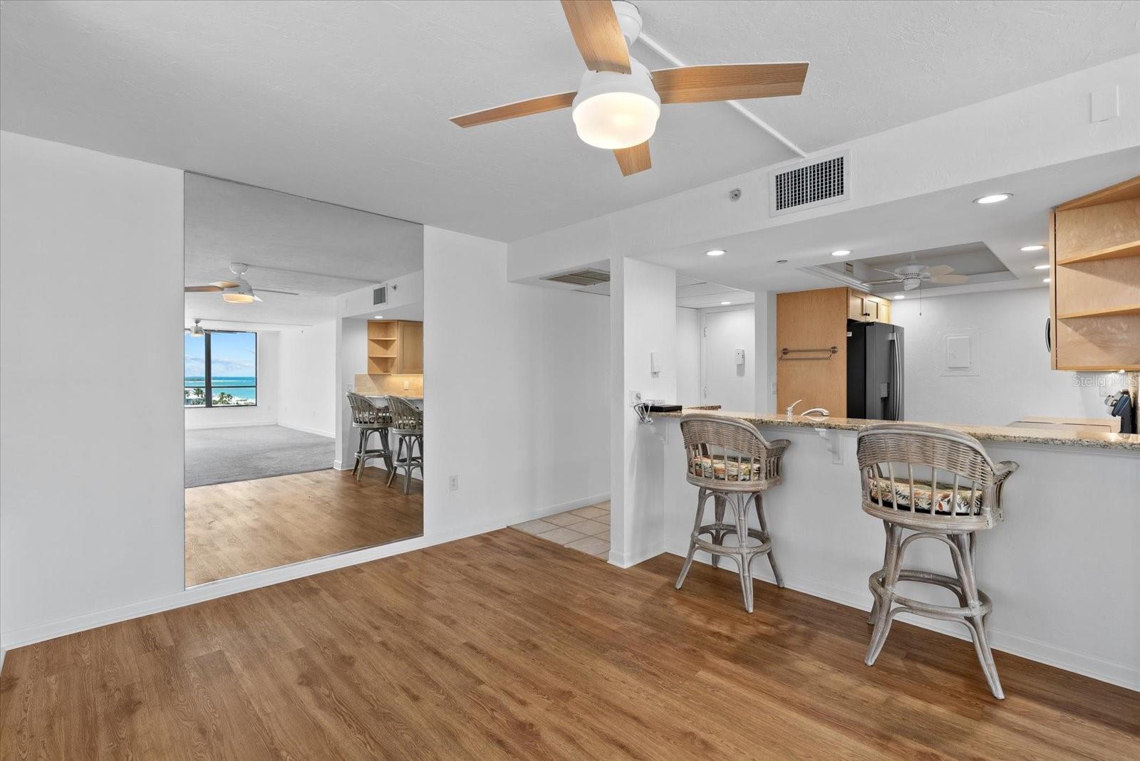 VALENCIA CONDO APTS - Residential