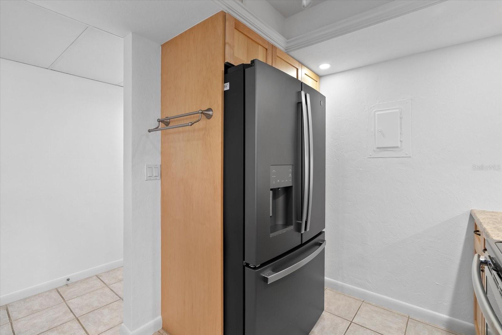VALENCIA CONDO APTS - Residential
