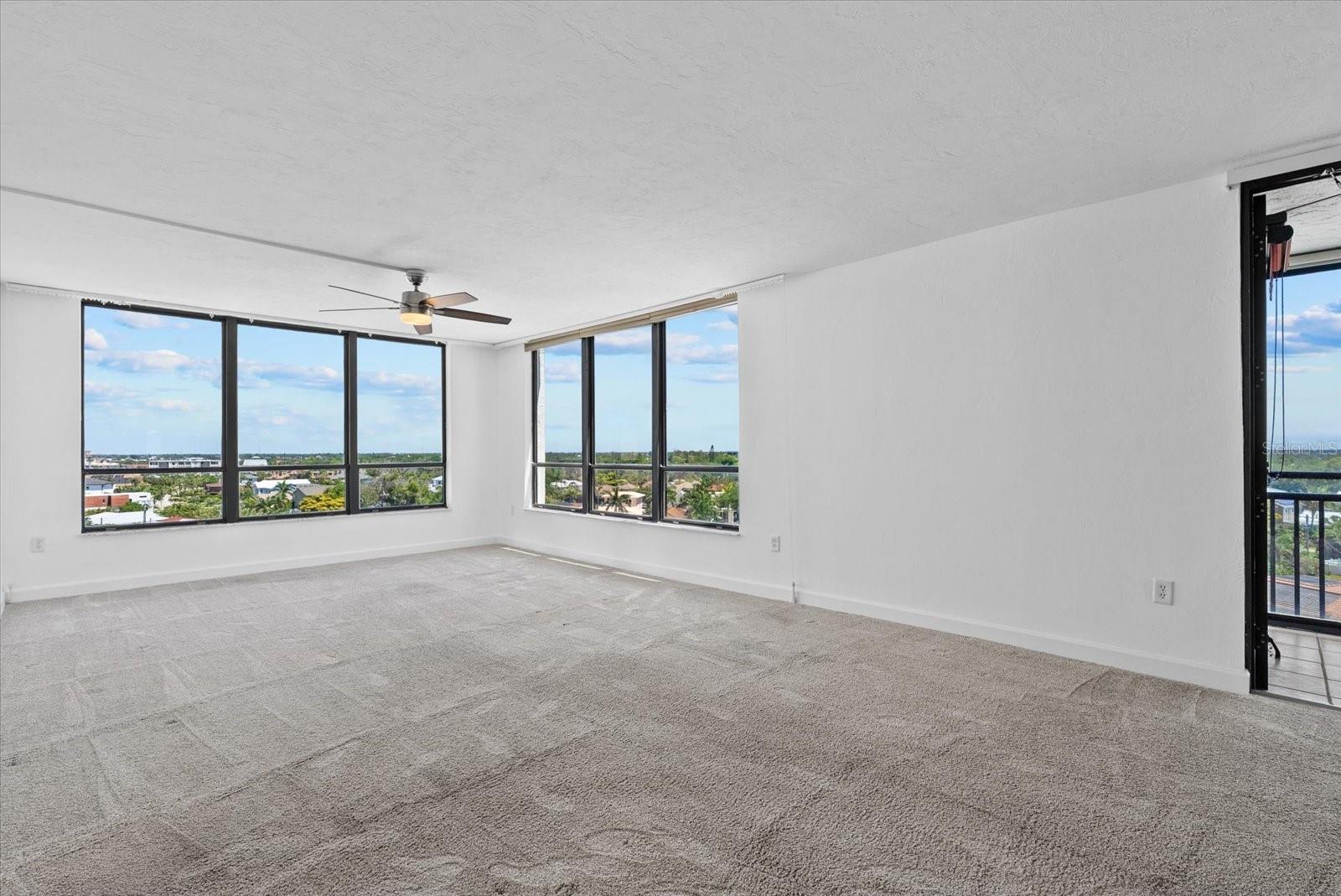 VALENCIA CONDO APTS - Residential