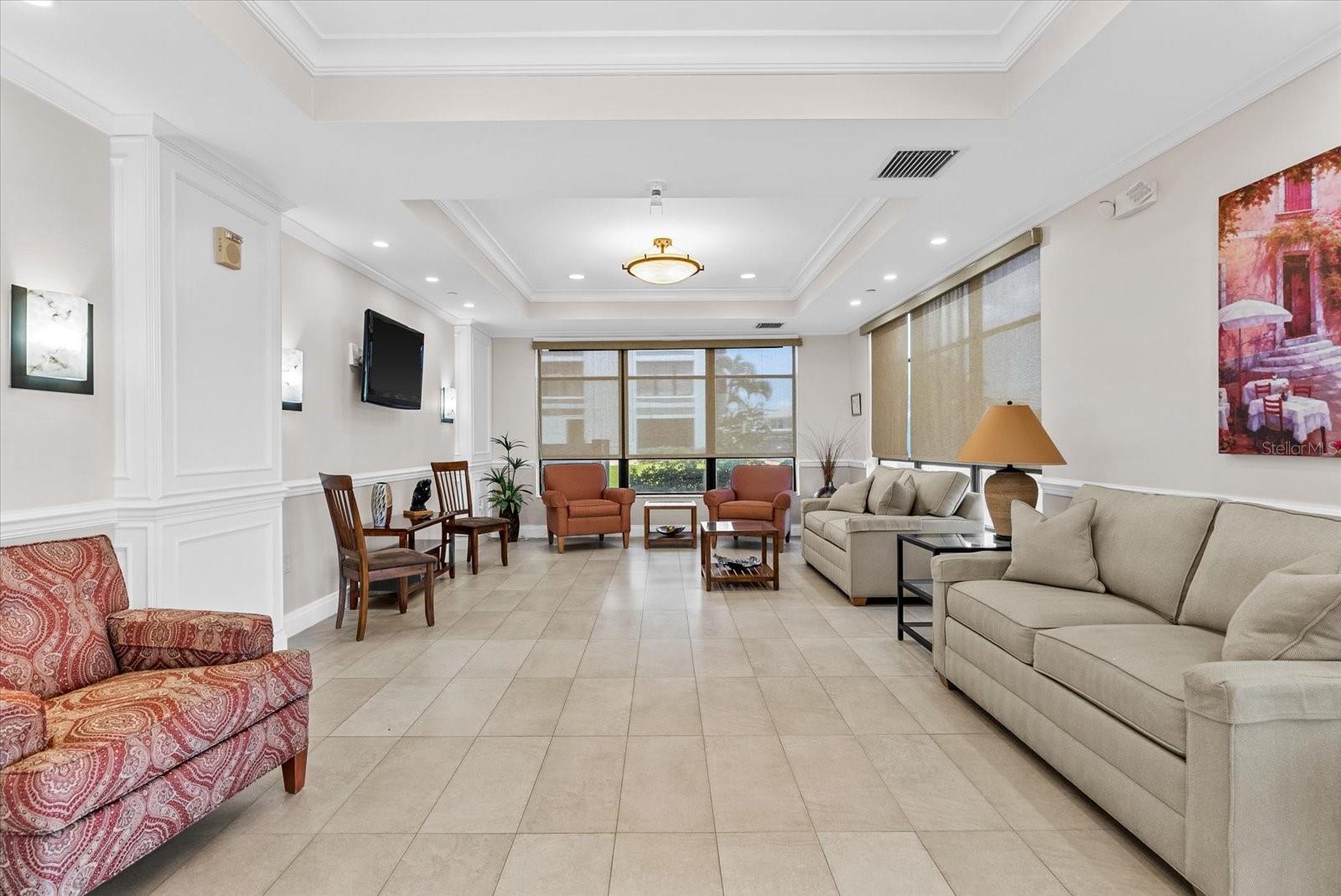 VALENCIA CONDO APTS - Residential